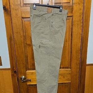 Columbia Men's Olive Cargo Pants